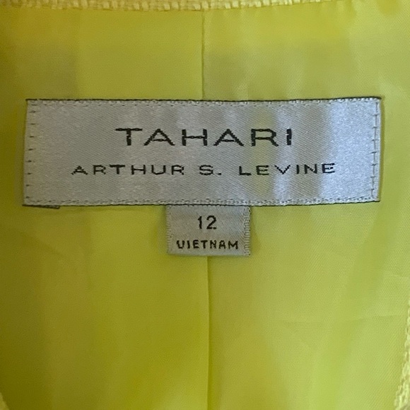 Tahari Blazer 12 Bright Yellow Jacket with White Buttons Pockets 3/4 Sleeves - Picture 3 of 9